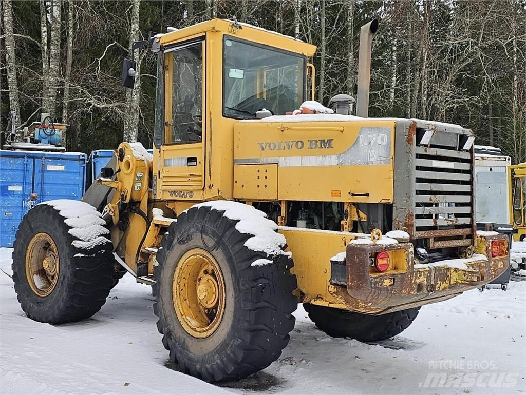 Volvo BM L 70 B Pale gommate