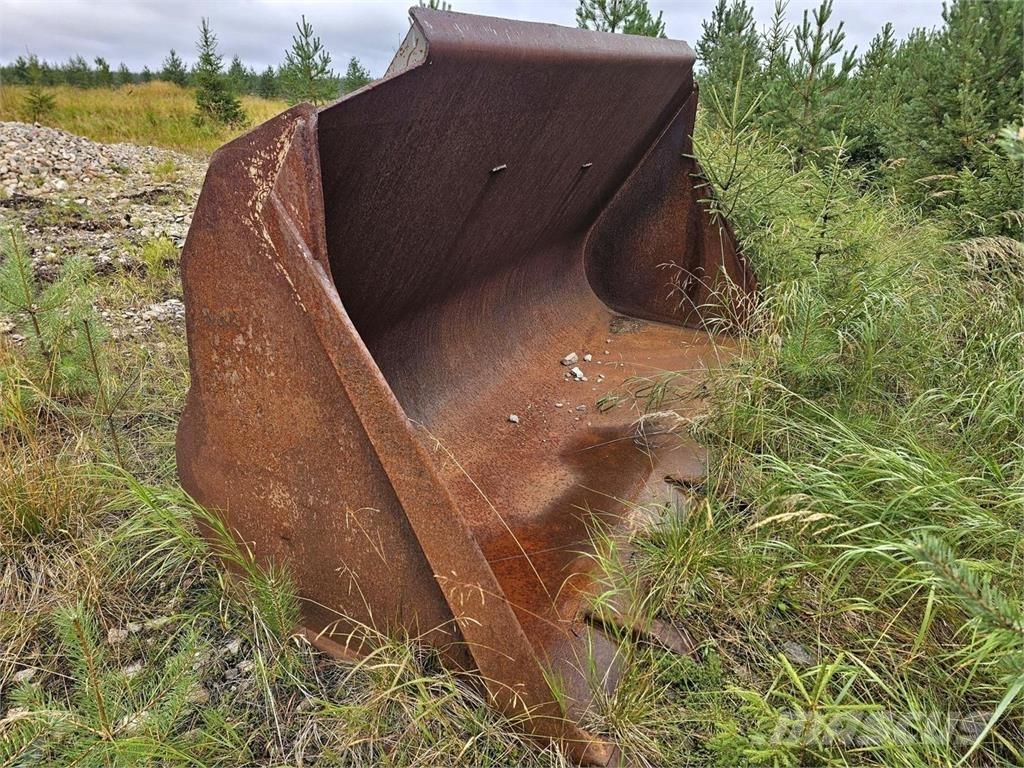 Volvo BM Maakauha Benne