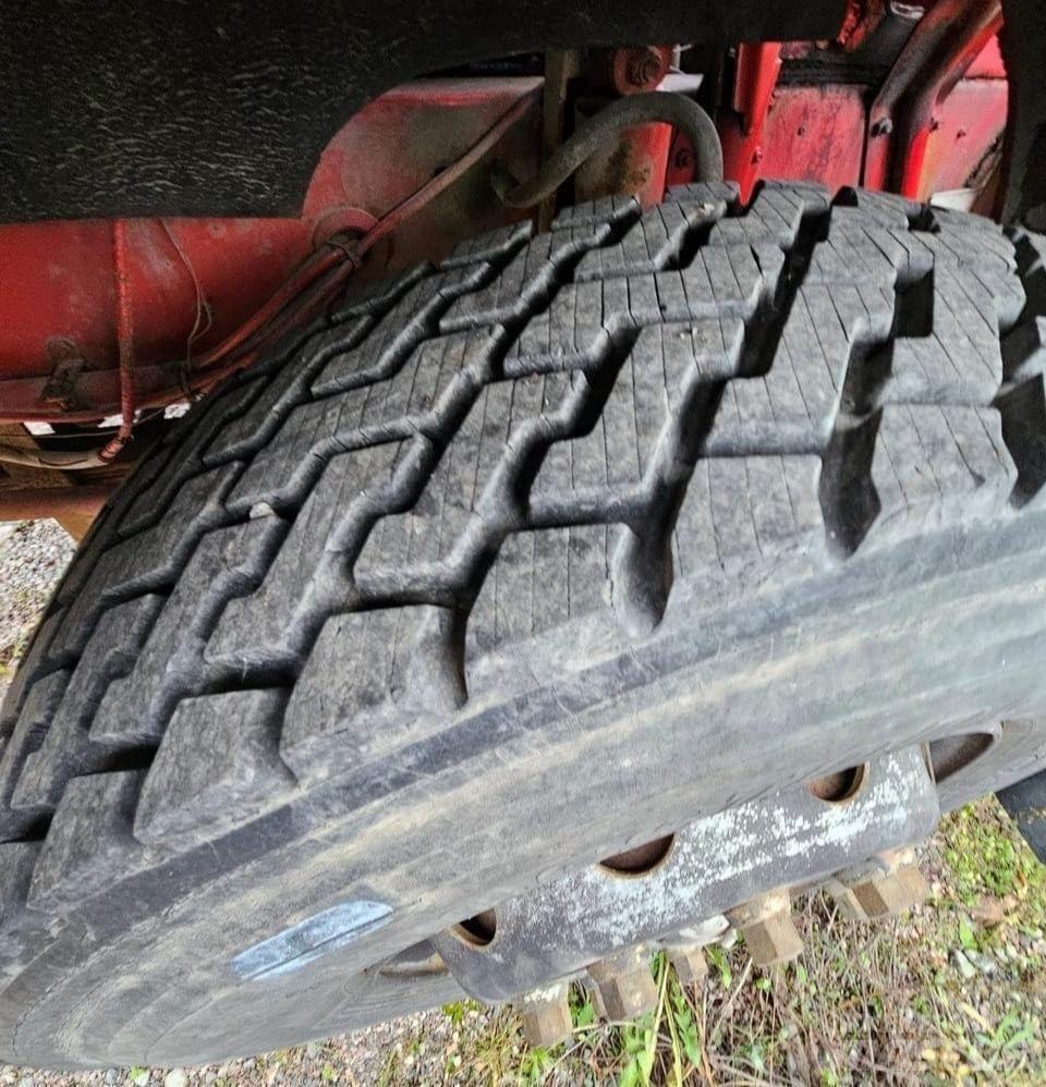 Volvo F720 Camion con gancio di sollevamento
