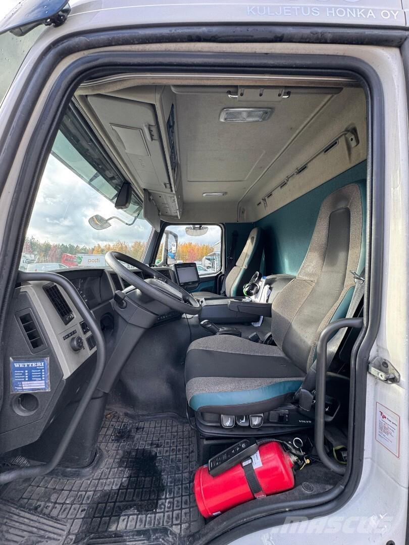 Volvo FM330 6x2 Camion a temperatura controllata