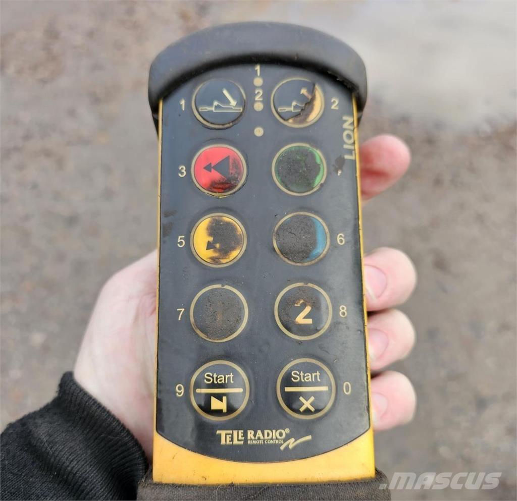 Volvo FM7 4X2 Trasportatore per veicoli