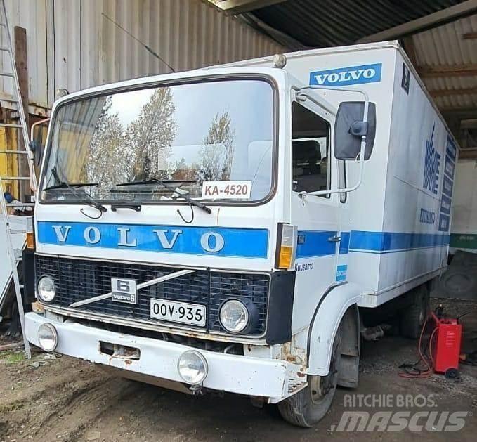 Volvo huoltoauto Camion cassonati