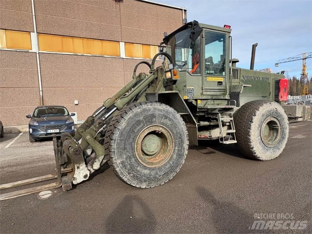 Volvo L 120 B Pale gommate