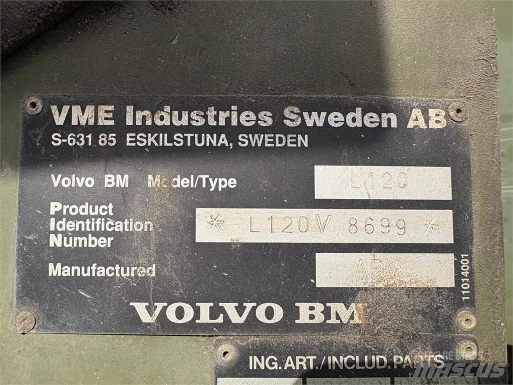 Volvo L 120 B Pale gommate