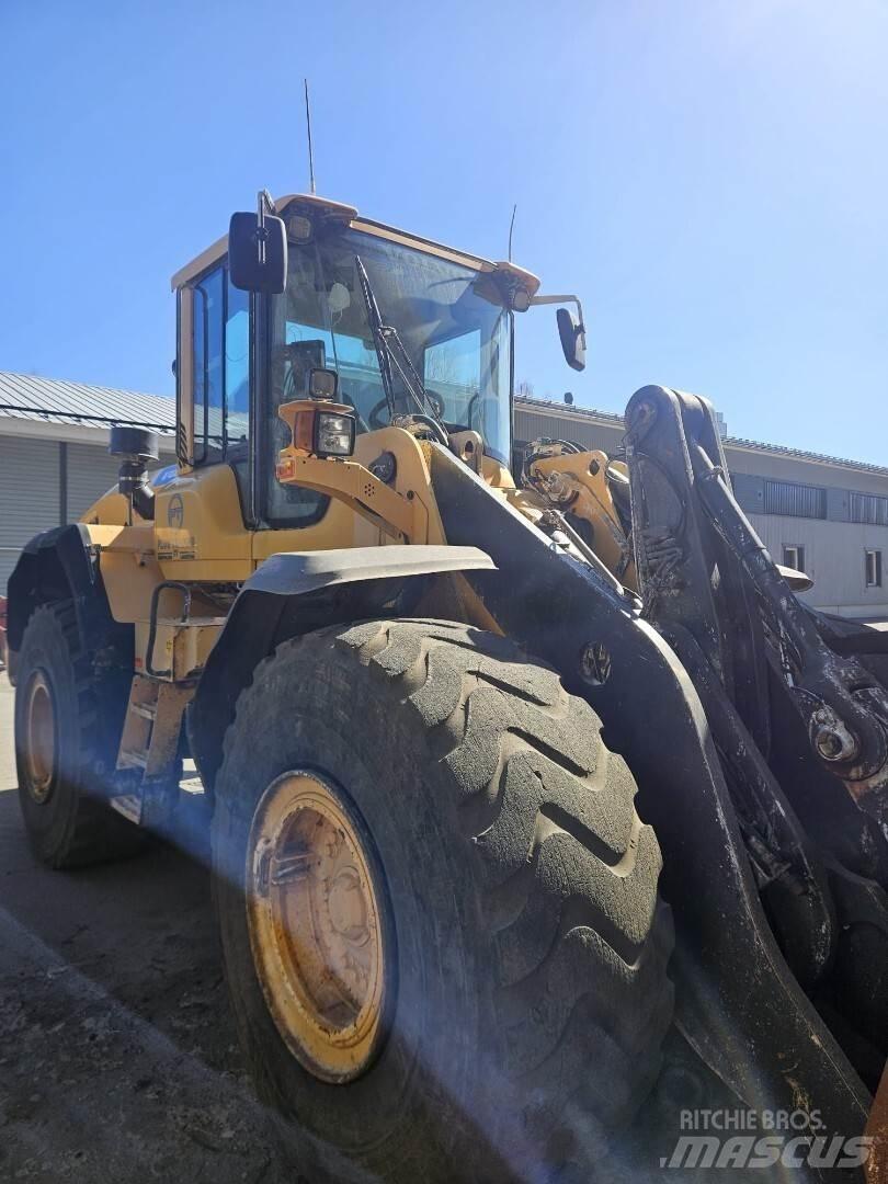 Volvo L 120G Pale gommate