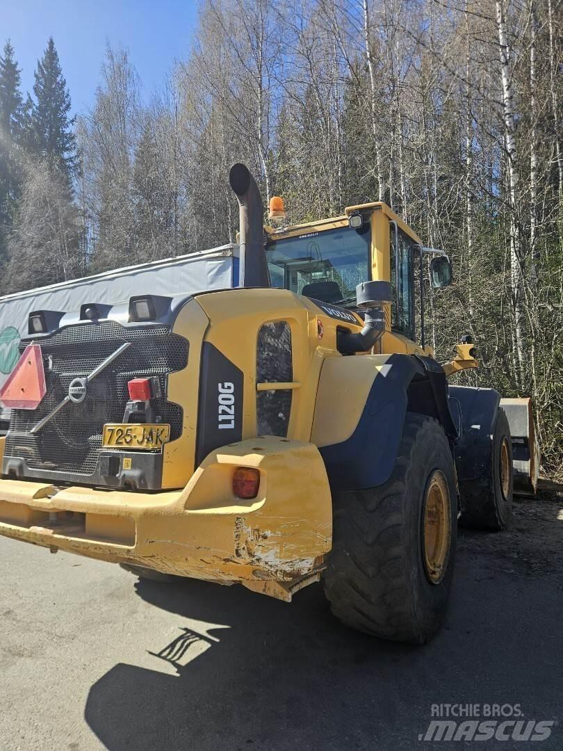 Volvo L 120G Pale gommate