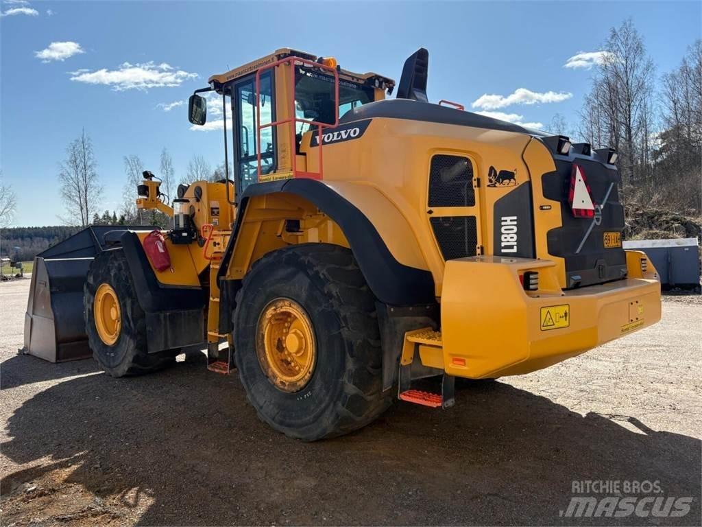 Volvo L 180 H Pale gommate