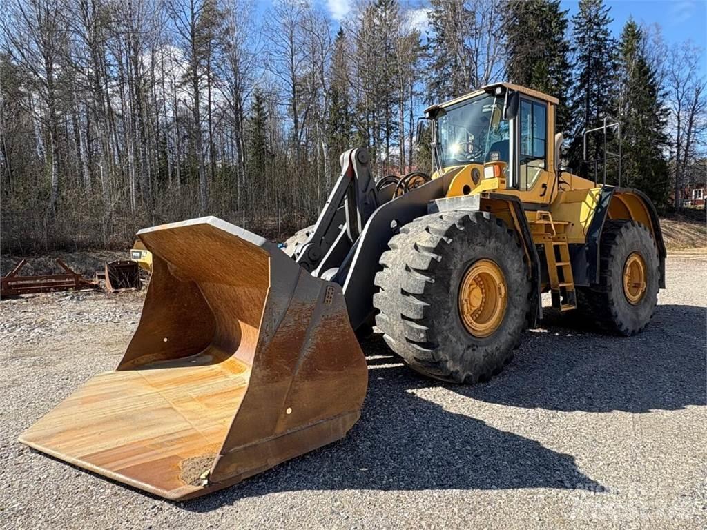 Volvo L 220 F Pale gommate