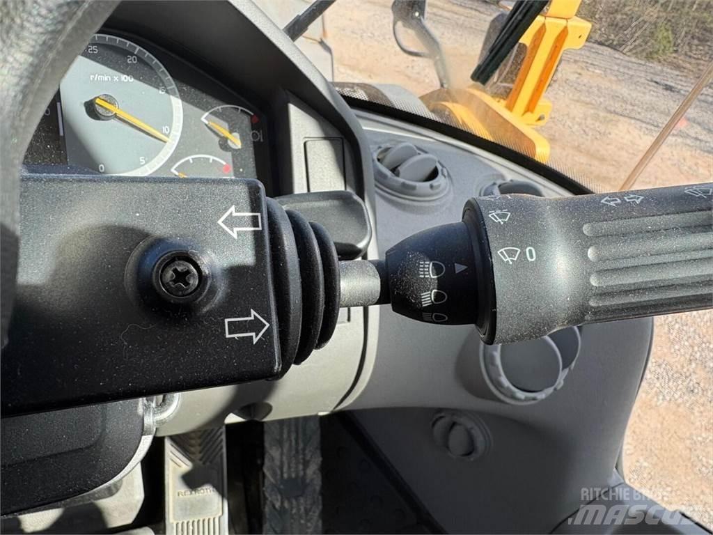 Volvo L 220 H Pale gommate