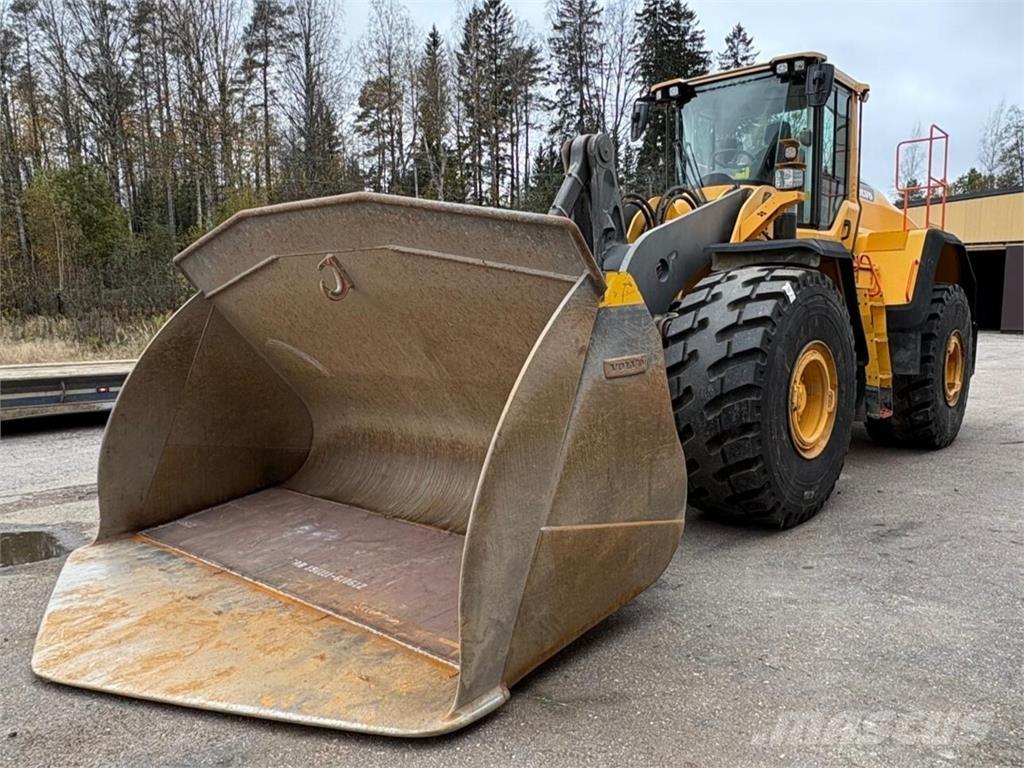 Volvo L 220 H Pale gommate
