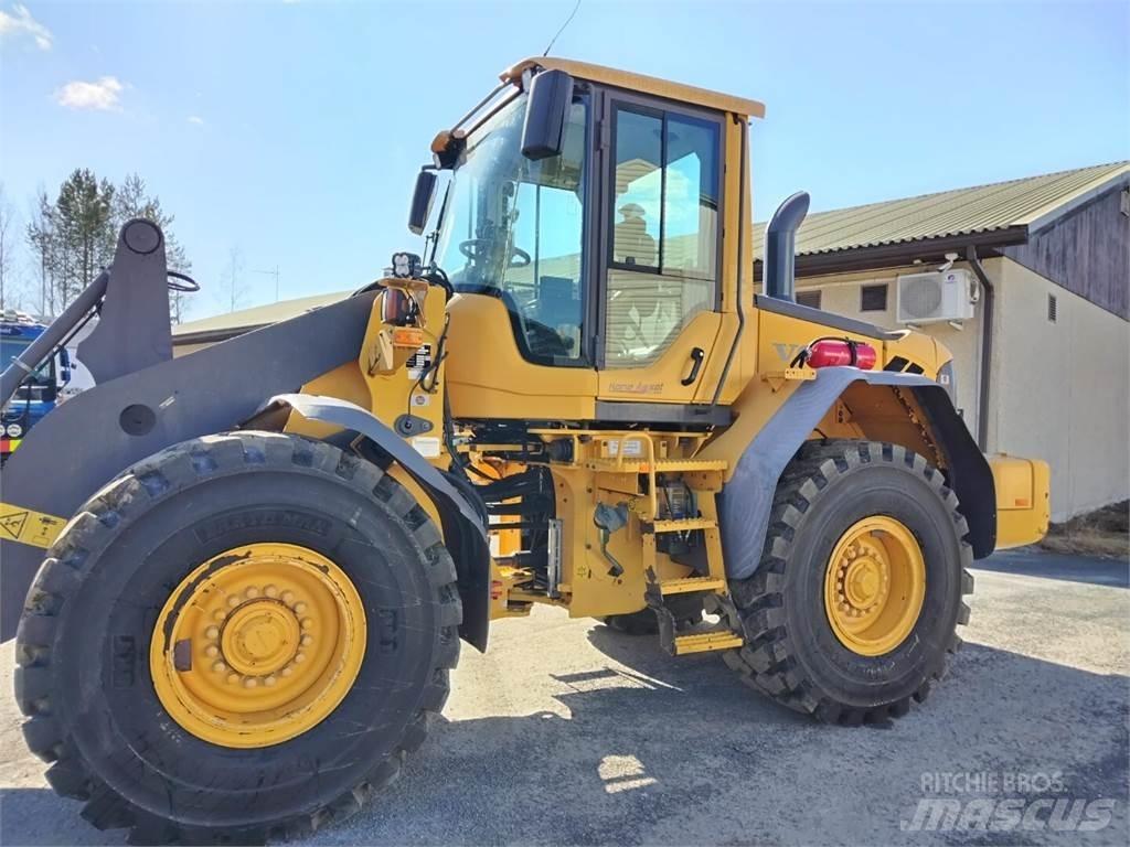 Volvo L 90 F Pale gommate