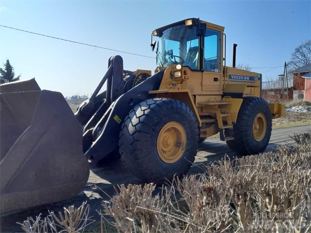 Volvo L120C Pale gommate