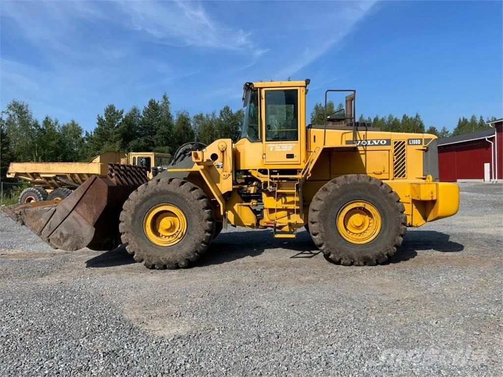 Volvo L180D Pale gommate