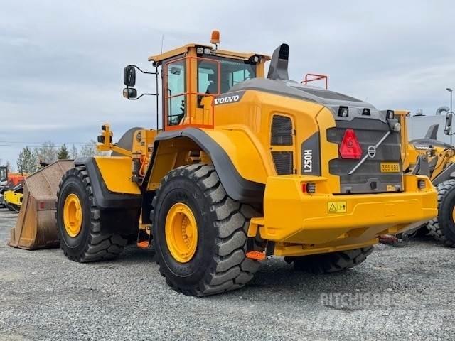 Volvo L250H Pale gommate
