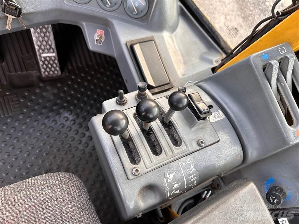 Volvo L50B Pale gommate