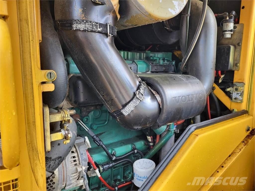 Volvo L60F Pale gommate