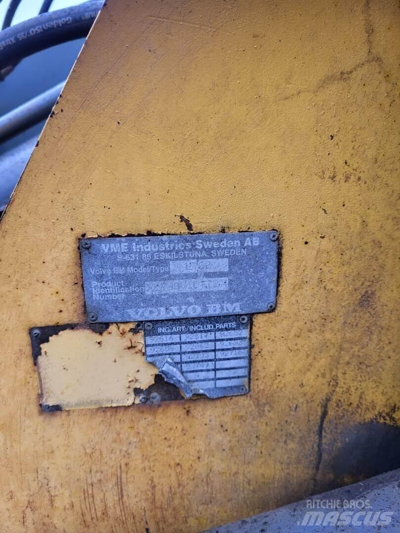Volvo L70B Pale gommate