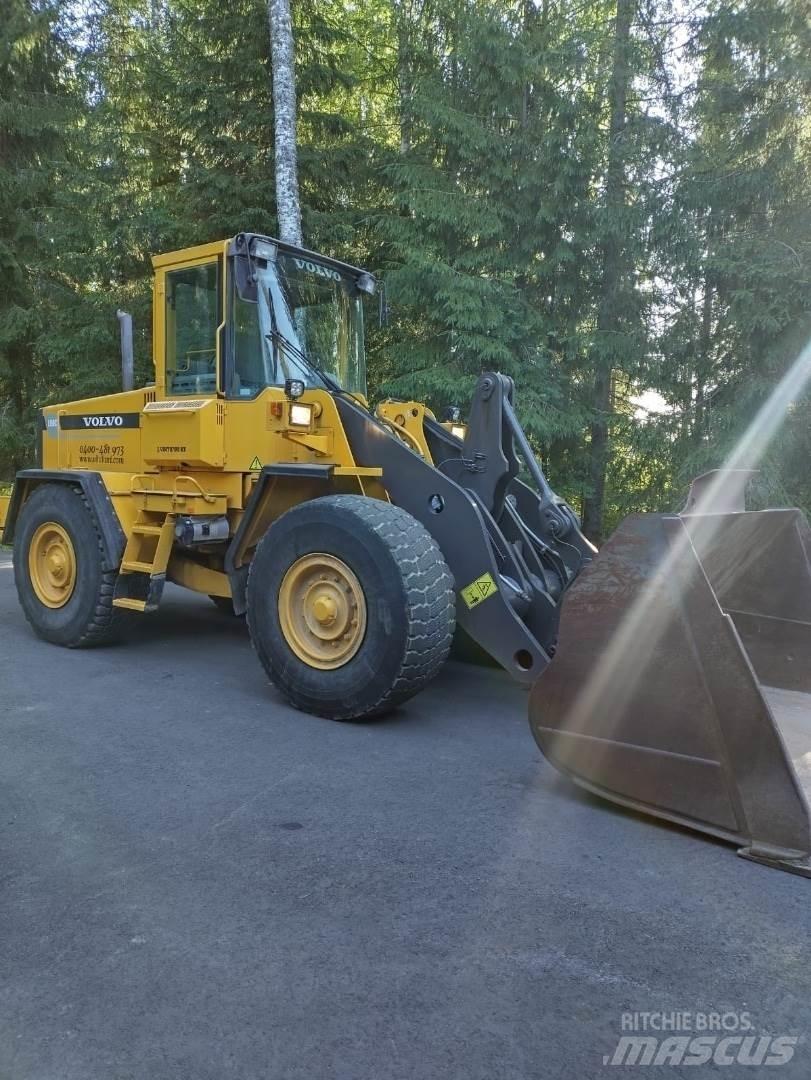 Volvo L90C Pale gommate
