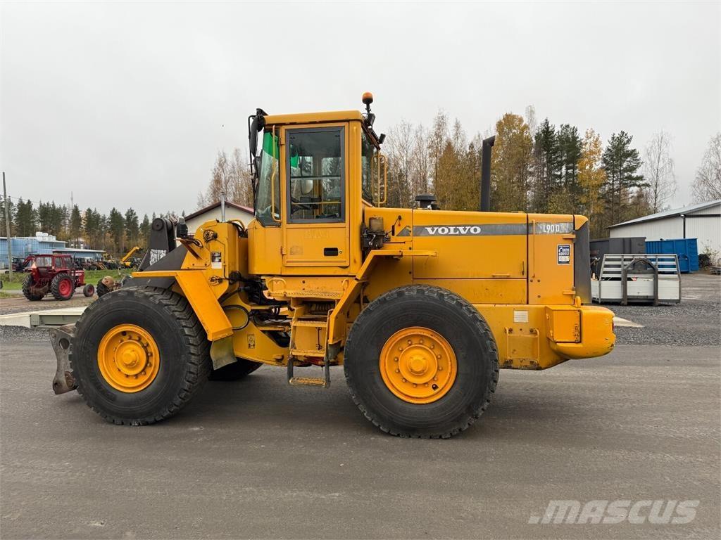Volvo L90D Pale gommate