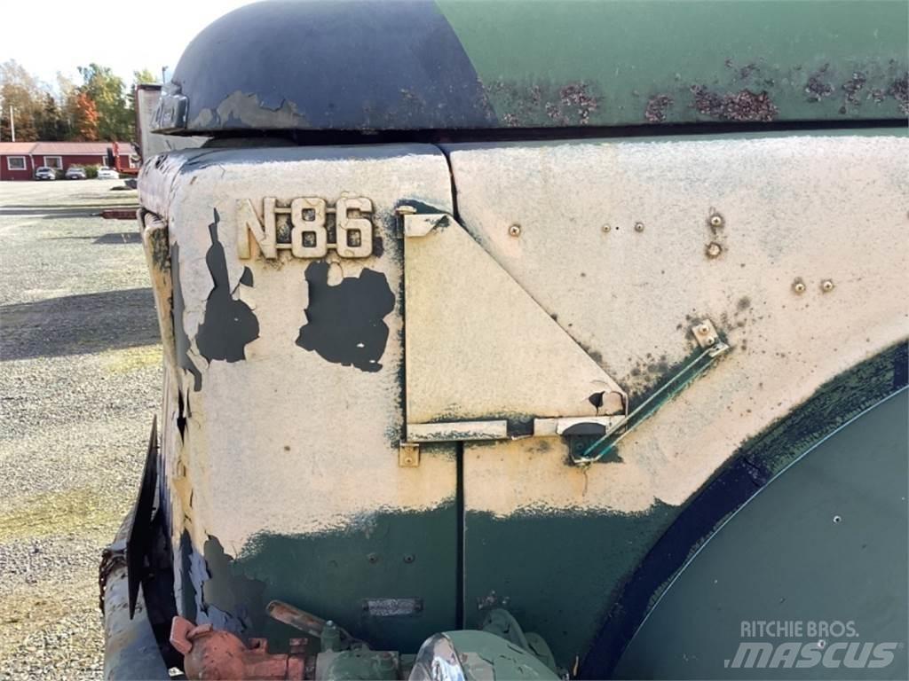 Volvo N 86 Camion con sponde ribaltabili
