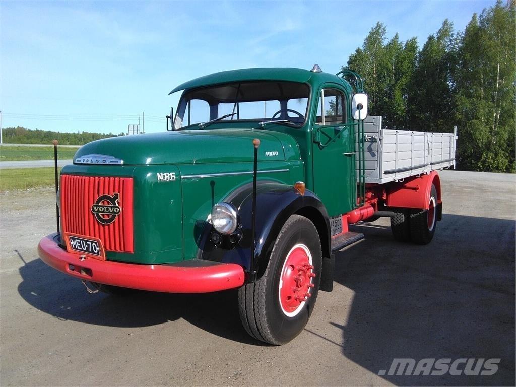 Volvo N 86 Camion con sponde ribaltabili