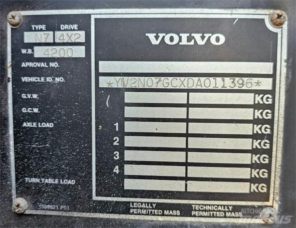 Volvo N7 6x2 Autogru
