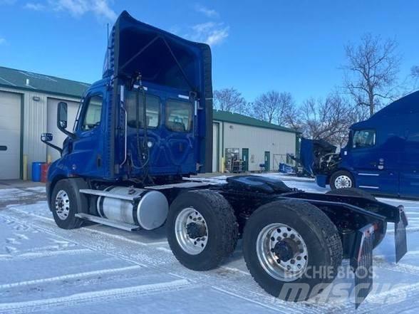 Freightliner CASCADIA 116 Motrici e Trattori Stradali