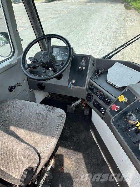 Kalmar OTTAWA T2 Trattori portuali