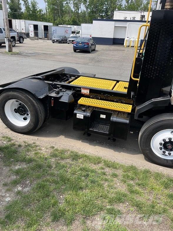 Kalmar OTTAWA T2 Trattori portuali