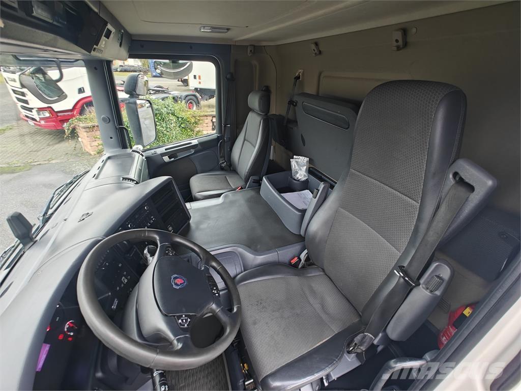 Scania P320 Camion a temperatura controllata