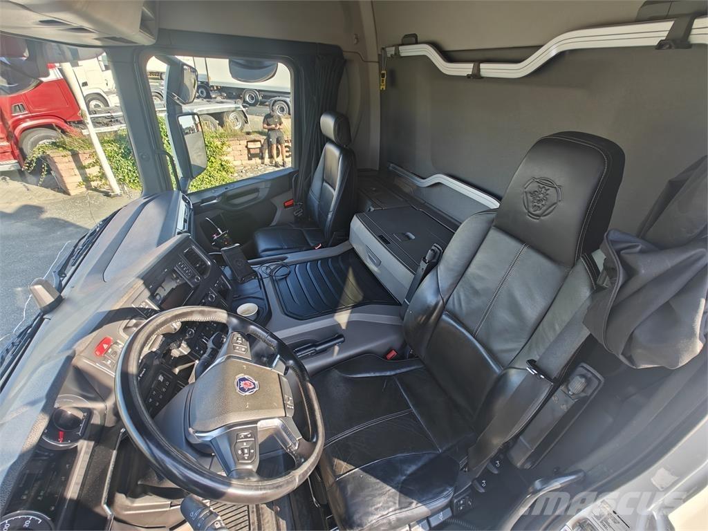Scania P370 Camion con cassone scarrabile