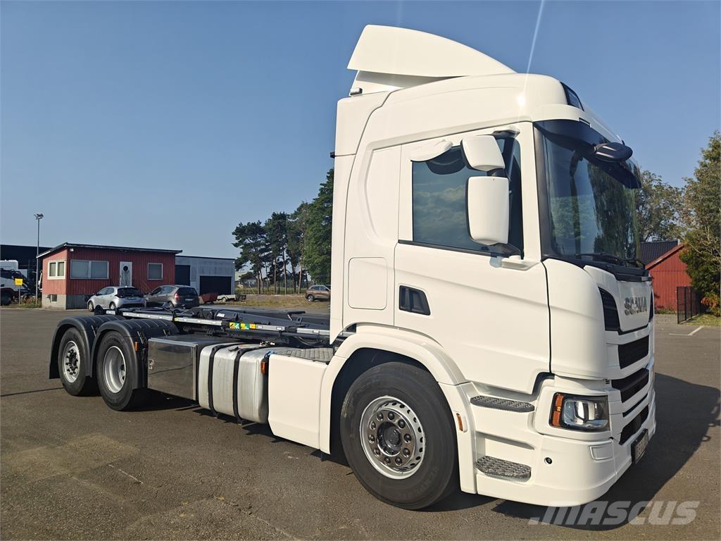 Scania P450 Camion con gancio di sollevamento