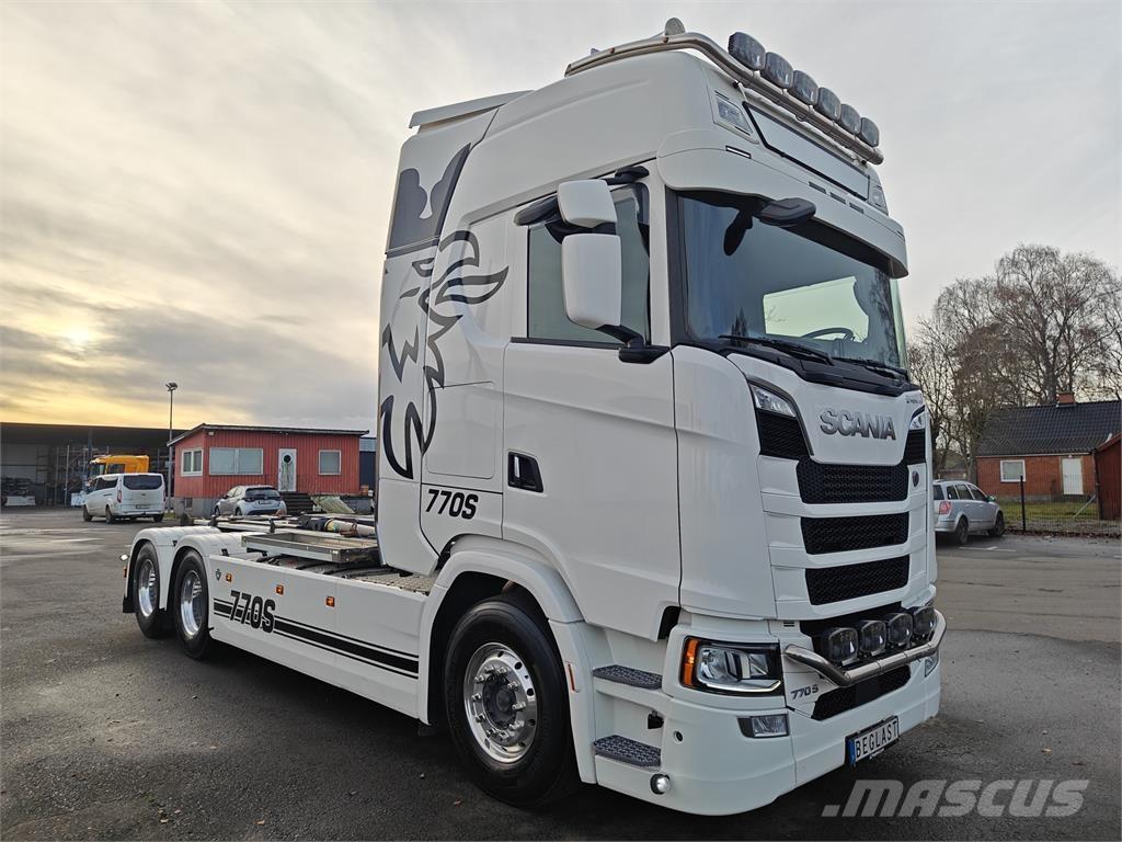 Scania S770 Camion con gancio di sollevamento