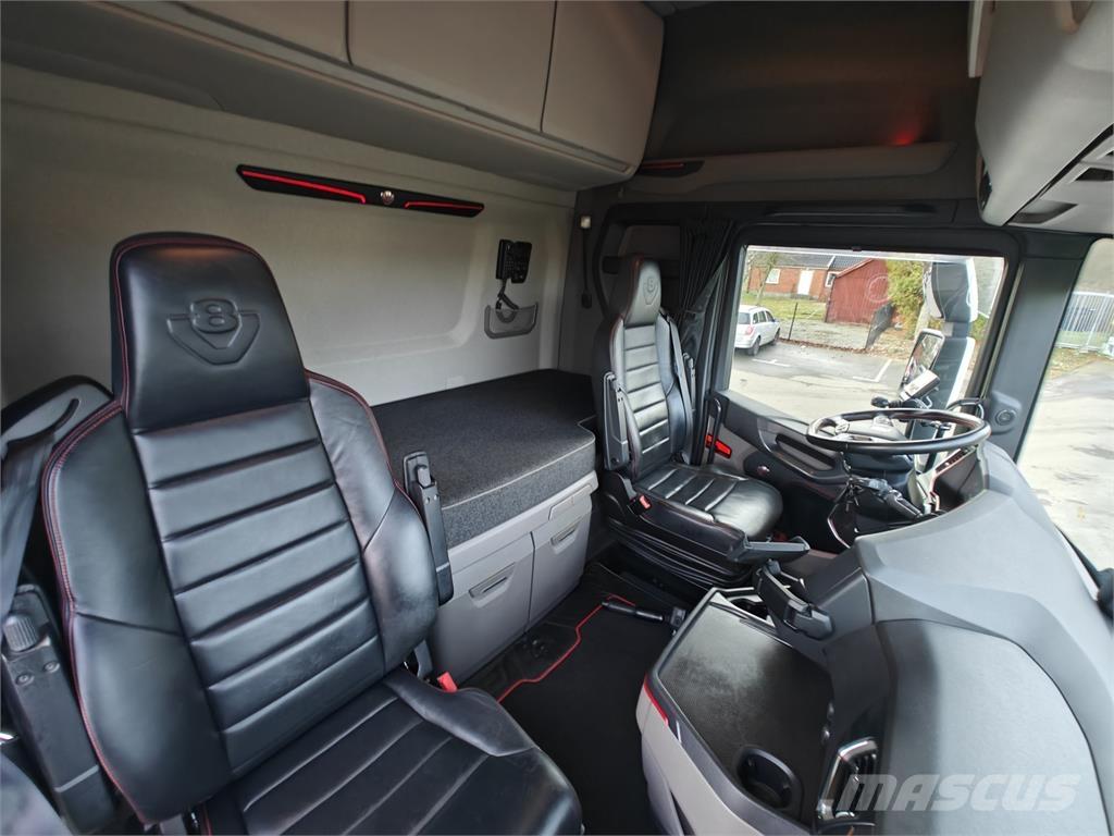 Scania S770 Camion con gancio di sollevamento