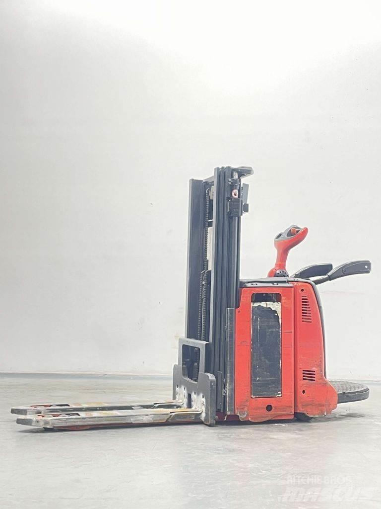 Linde D12AP-133 Transpallet uomo a terra