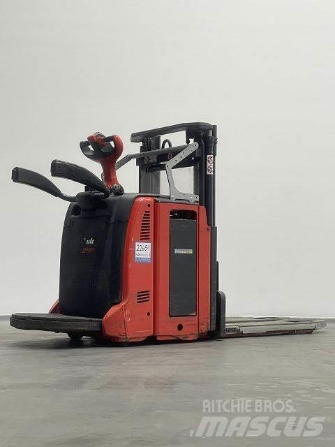 Linde D12HPAP Transpallet uomo a terra