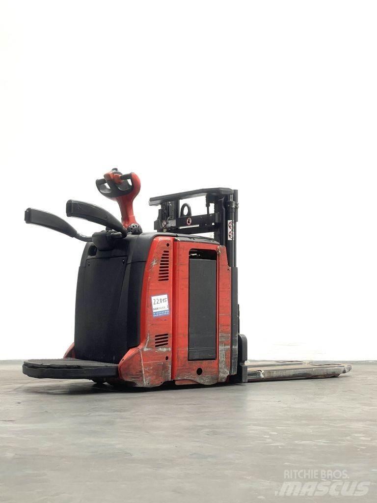 Linde D12HPAP Transpallet uomo a terra