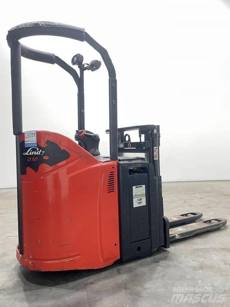 Linde D12SP-133 Transpallet uomo a terra