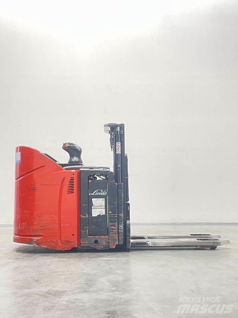 Linde D12SPHP-133 Transpallet uomo a terra