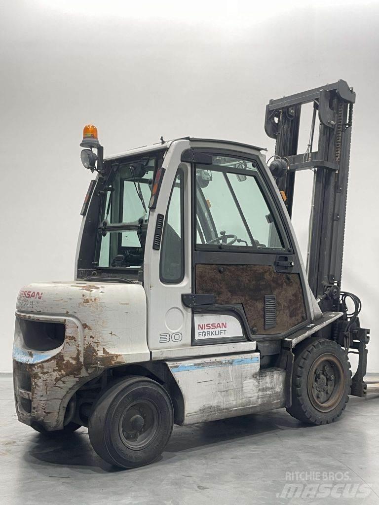 Nissan YG1D2A300 Carrelli elevatori diesel