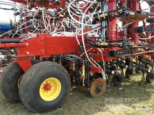 Bourgault 3310 Perforatrici