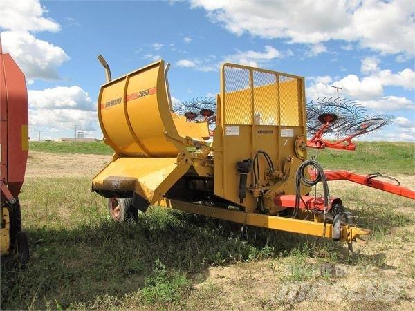 Haybuster 2650 Trinciatrici, tagliatrici e srotolatrici per balle