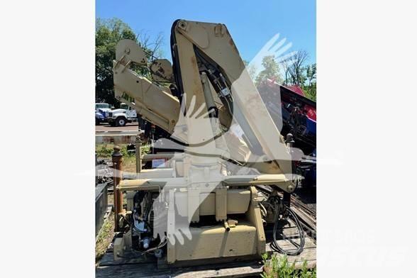 Hiab 8108-2 Gru per legname