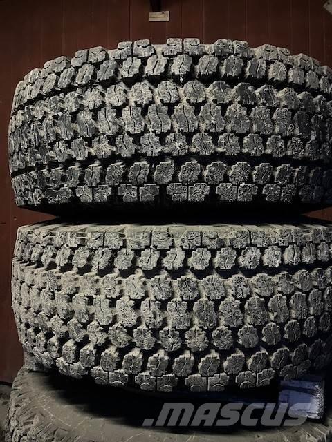  26.5X25 SNÖHJUL Pneumatici, ruote e cerchioni