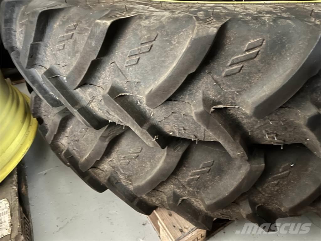  300/95X52 270/95X36 Pneumatici, ruote e cerchioni