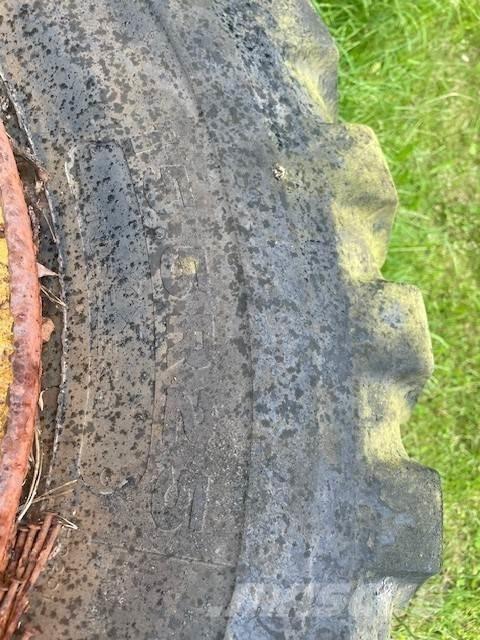  4ST LASTMASKINSDÄCK Pneumatici, ruote e cerchioni