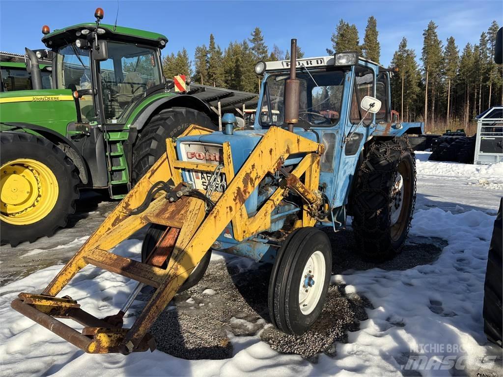 Ford 5000 med lastare Trattori