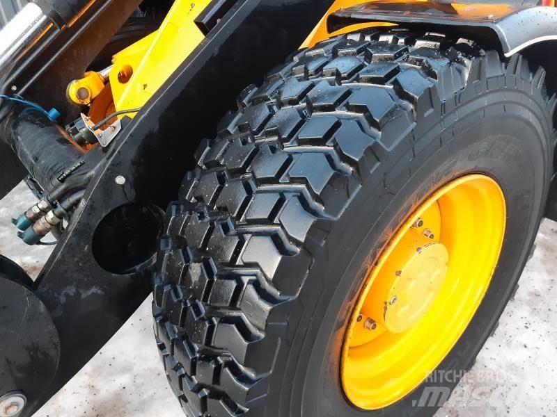 JCB 411 HT STORA BM Pale gommate