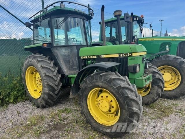 John Deere 2250 TRAKTOR Trattori