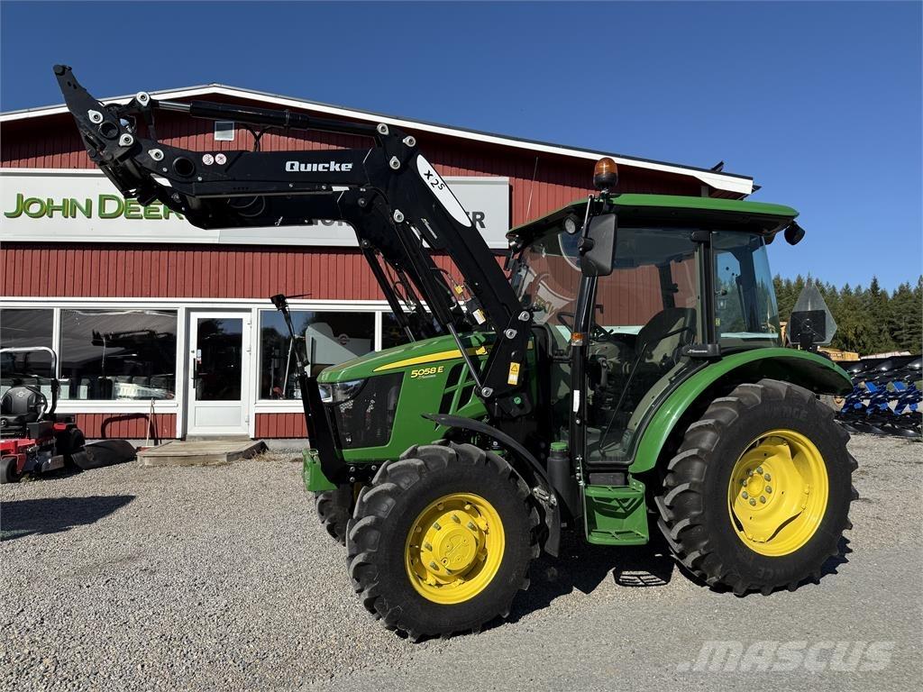 John Deere 5058E Trattori